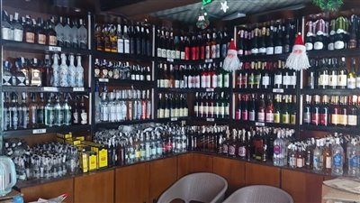 داخل مخزن غير مرخص.. ضبط 9 آلاف زجاجة خمور مجهولة المصدر في قنا 