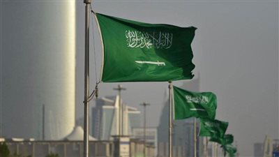 بينها الصيدلة وطب الأسنان والهندسة.. سعودة 269 مهنة بالسعودية
