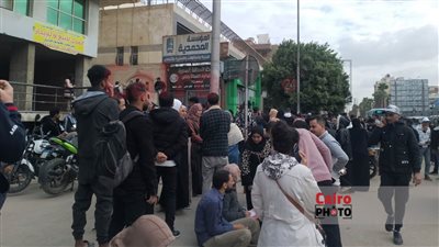زحام شديد من المواطنين على شراء كراسات شروط شقق سكن كل المصريين.. والصندوق: لا أفضلية لأسبقية الشراء| بث مباشر 
