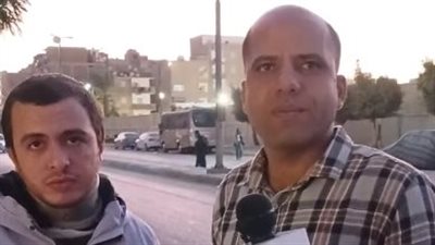 أهالي السويس يتكفلون بإصلاح تاكسي لصاحبه بعد تهشمه في حادث: مصدر رزقه وكان لازم نساعده| بث مباشر