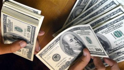 سعر الدولار اليوم الجمعة في البنوك الحكومية والخاصة.. بـ 52.65 جنيه للبيع