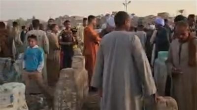 جنازة مهيبة.. انهيار والد الصغيرة رحمة ضحية جيرانها خلال تشييع جثمانها بقنا | بث مباشر