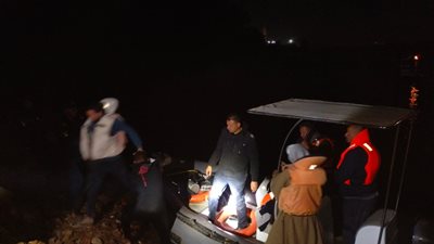 عطل مفاجئ يضرب لانش بالنيل في بني سويف بسبب الحمولة الزائدة.. والإنقاذ النهري يتدخل
