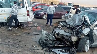 إصابة 15 شخصًا إثر تصادم عدة سيارات بالطريق الدولي في الإسكندرية