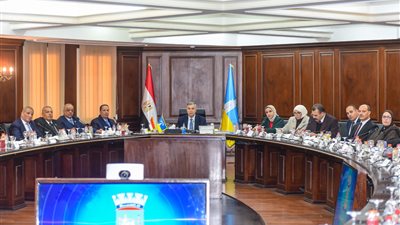 محافظ الإسكندرية: إنشاء 13 سوقًا أسبوعيًا و370 مليون جنيه لرصف الطرق ضمن خطة تنموية شاملة