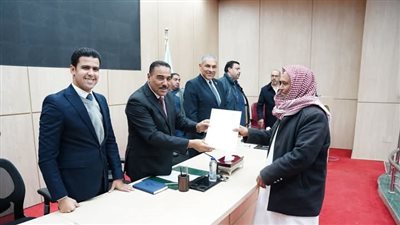 سكن بديل في شمس الحكمة.. تسليم عقود لمستحقي تعويضات رأس الحكمة