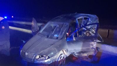 ننشر أول صور لحادث تصادم 3 سيارات على طريق العلمين الدولي بالبحيرة