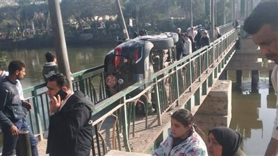 انقلاب سيارة ملاكي أعلى كوبري بالقليوبية دون خسائر بشرية