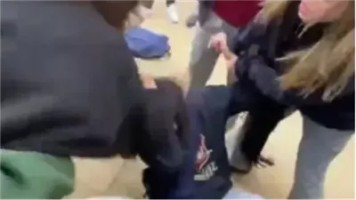 50 ألف جنيه كفالة لكل متهمة.. تفاصيل إخلاء سبيل الطالبات المتهمات في مشاجرة مدرسة التجمع