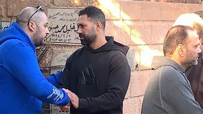 تشييع جنازة جدة زوجة حسني عبد ربه نجم الإسماعيلي السابق