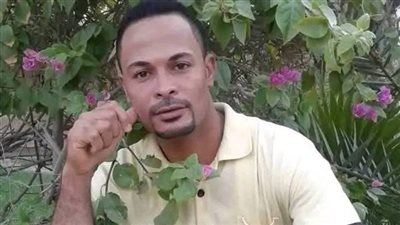 كان ابنه الوحيد.. أب يلحق بنجله بعد 4 ساعات من وفاته بقنا | بث مباشر