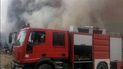 اندلاع حريق بعقار مهجور خلف جامعة الأزهر.. والحماية المدنية تسيطر عليه