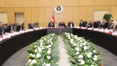 كامل الوزير يوجه بسرعة توصيل الغاز الطبيعي للمناطق الصناعية ببلطيم ومطوبس في كفر الشيخ