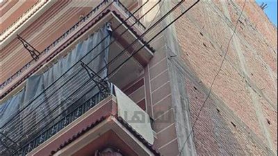 تمهيدًا لهدمه.. إخلاء عقار المحلة المائل من المنقولات بعد صدور قرار المنشآت الآيلة للسقوط| بث مباشر