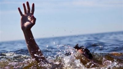 البحث عن شاب قفز من أعلى كوبري 25 يناير في أسيوط | بث مباشر