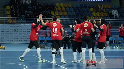 سيدات الأهلي يتوج بلقب السوبر المصري للكرة الطائرة على حساب الزمالك