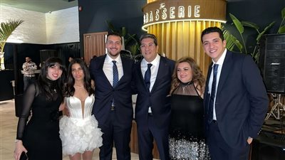 المستشار أمير رمزي يهنئ شقيقه الفنان هاني رمزي بخطوبة نجله