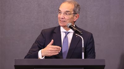 وزير الاتصالات: 9 مليارات جنيه تكلفة تغطية قرى حياة كريمة بأبراج المحمول