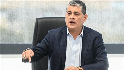 بعد وجوده في قطر.. رويز يدير لجنة الحكام عبر زووم بسبب إغلاق المجال الجوي