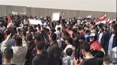رفضا لمخططات التهجير.. آلاف المواطنين أمام مطار العريش استعدادا لتوجههم لمعبر رفح للتعبير لدعم القضية الفلسطينية| بث مباشر 