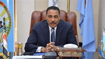 محافظ مطروح يتابع تحقيقات مقتل أحد أبناء المحافظة في ليبيا ويعزي أسرته