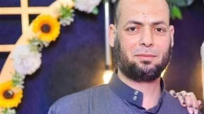 والده مات بنفس الطريقة قبل 13 عاما.. تشييع جثمان موظف توفي خلال صلاة العصر بمسجد بالمنوفية