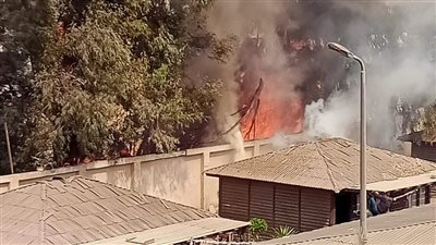 حريق داخل أرض فضاء بمستشفى عين شمس التخصصي.. والحماية المدنية تسيطر عليه