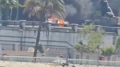 السيطرة على حريق سيارة ملاكي أعلى كوبري قصر النيل بالقاهرة