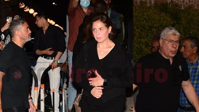 يسرا وأمير كرارة وهشام ماجد يقدمون واجب العزاء في سليمان عيد