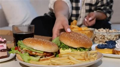أبرزها مرض السكري.. أضرار استهلاك الأطعمة المصنعة