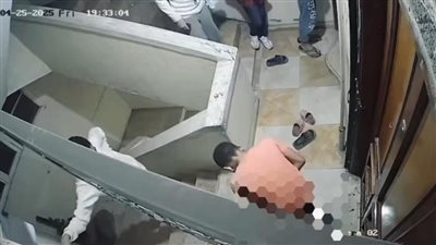 بعد فعلهم المُشين.. مديرة مدرسة الأطفال أصحاب فيديو التبول أمام شقة بالإسكندرية تتخذ إجراءات ضدهم