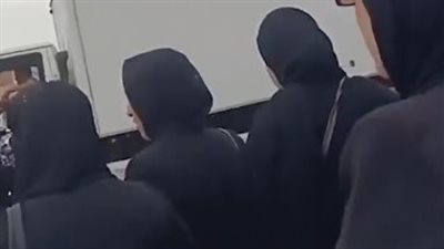 تشييع جنازة أم وابنتها ضحايا حادث انقلاب سيارة في مصرف بدمنهور| بث مباشر