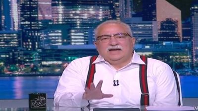 بعد شائعات وفاته.. مصادر: إبراهيم عيسى بخير ويتواجد في منزله