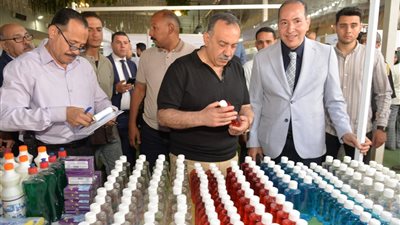 محافظ أسيوط يفتتح المعرض الطبي الأول بمشاركة 40 شركة للمستلزمات الطبية