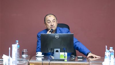 وزير قطاع الأعمال يتابع الموقف التنفيذي لمشروعات قطاع الصناعات المعدنية ومؤشرات الأداء