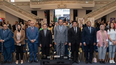 نائب محافظ سوهاج يشارك في المؤتمر الـ 7 للصيادلة المصريين| صور
