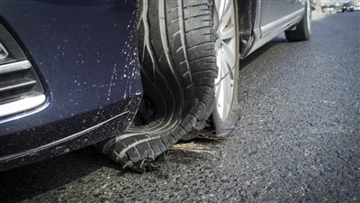 3 علامات تحذيرية تشير إلى حاجتك إلى تغيير إطارات السيارة