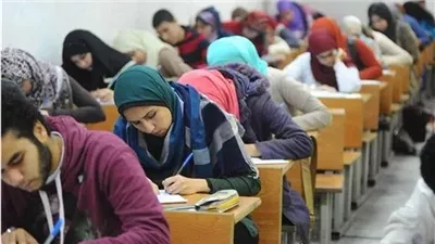 إصابة رئيس لجنة دسوق الثانوية لغات بكفر الشيخ بحالة إغماء ونقله للمستشفى