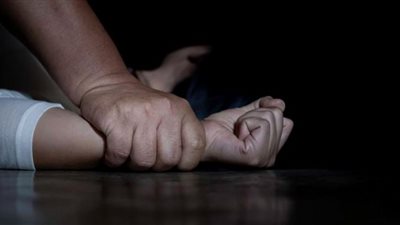 بيت الشيطان.. اغتصاب طفلة على يد والدها لمدة عام في قنا وحماية الطفل ينقذها