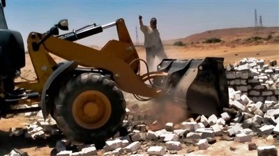 إزالة المباني المخالفة بقرية الصوامعة غرب بسوهاج