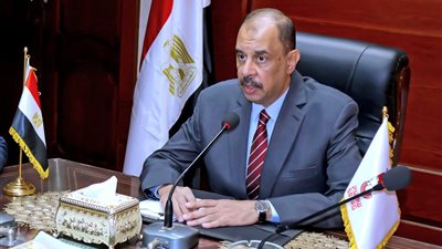 خروج 29 مصابا.. محافظ سوهاج يوجه بالدعم النفسي والمعنوي لأسر ضحايا حادث طريق الكريمات 