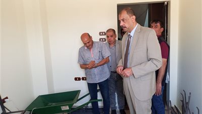 محافظ سوهاج يتفقد معرض تسويق المنتجات الحرفية بحي الكوثر.. ويوجه بدعم العارضين