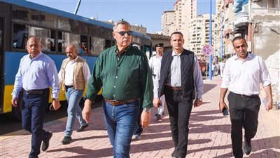 لخطورته الداهمة.. محافظ الإسكندرية يوجّه بإزالة عقار متهالك على الكورنيش