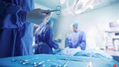 سيدة تتهم طبيبا شهيرا بالمقطم بالتسبب في خطأ طبي يستلزم بتر قدمها