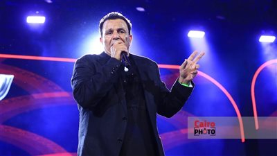 الحب الحقيقي وكماننا.. محمد فؤاد يشعل مهرجان المسرح الروماني برعاية القاهرة 24