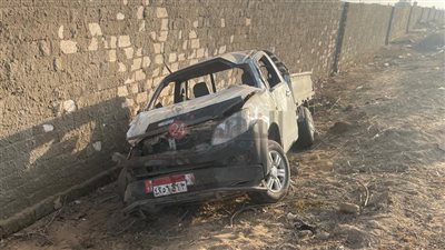 إصابة 13 عاملا إثر انقلاب سيارة ربع نقل في البحيرة