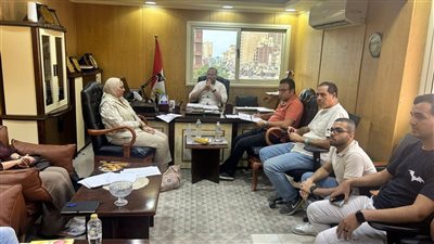 وكيل وزارة الصحة بمطروح يجتمع بوفد الوزارة والهيئة العامة بعد انتهاء الجولات المستمرة لعدة أيام
