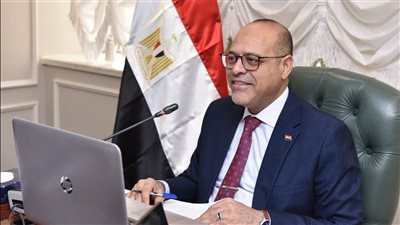 وزير العمل يعقد اجتماعًا عبر فيديو كونفرانس لتوفير فرص عمل للشباب
