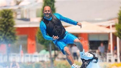 التصريح بدفن جثمان لاعب الفلاي بورد بعد مصرعه في استعراض بأحد المنتجعات السياحية بالغردقة 