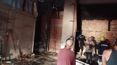 السيطرة على حريق بمخزن داخل مصنع في دمياط